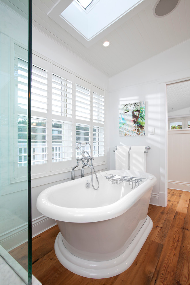 Example of a classic freestanding bathtub design in Vancouver