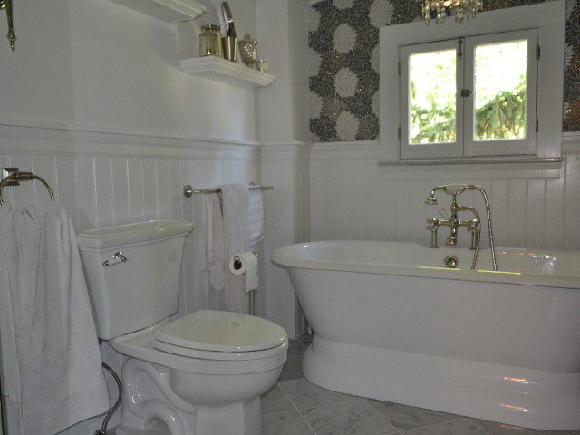 Design ideas for a traditional bathroom in St Louis.