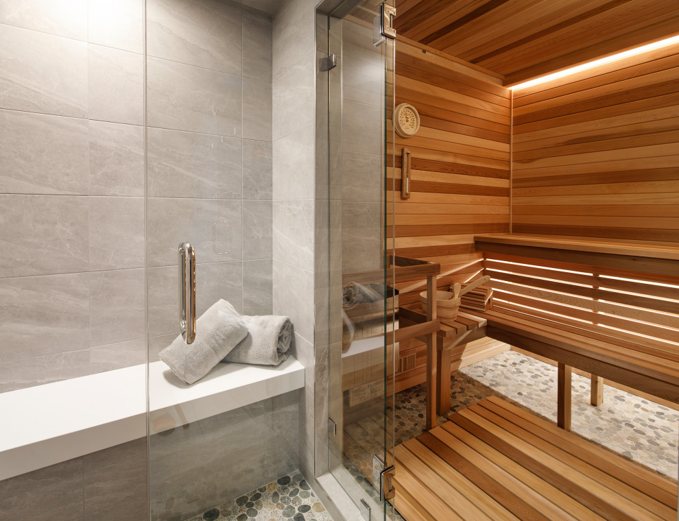 Mittelgroße Moderne Sauna mit Duschbank in Minneapolis