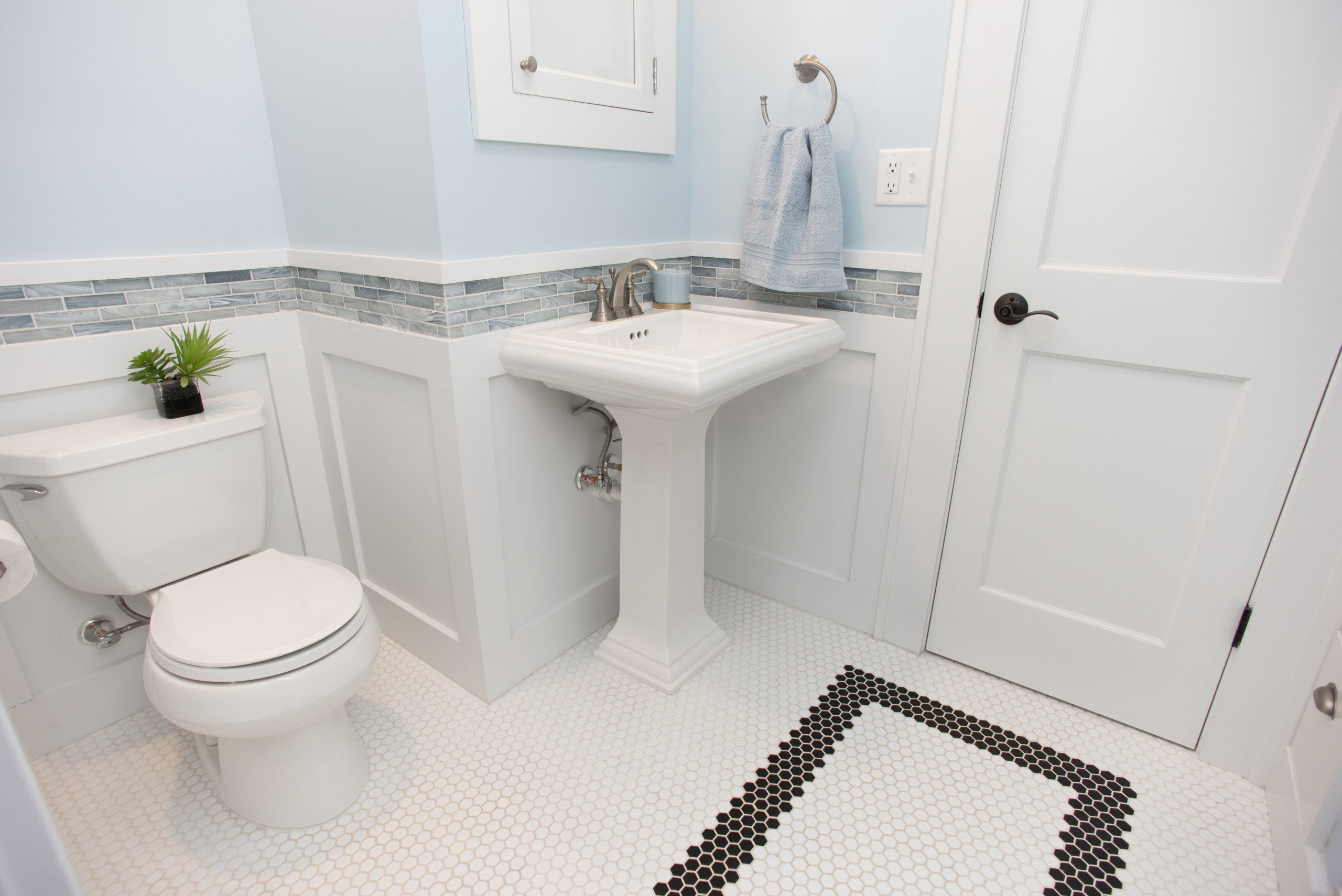 75 Blue Tile Wainscoting Bathroom Ideas You'll Love - March, 2024 | Houzz
