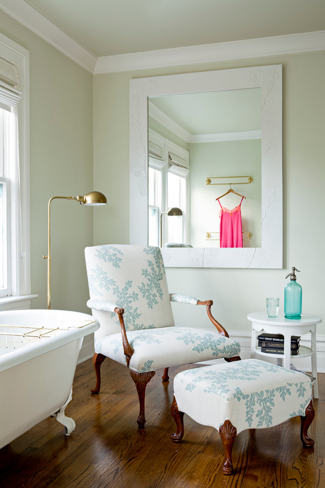 Example of an ornate claw-foot bathtub design in Portland