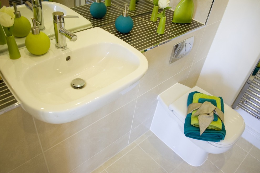 This is an example of a contemporary bathroom in Devon.