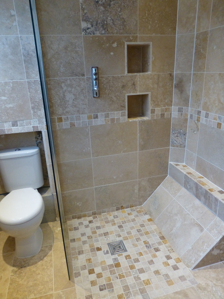 バークシャーにあるコンテンポラリースタイルのおしゃれな浴室の写真