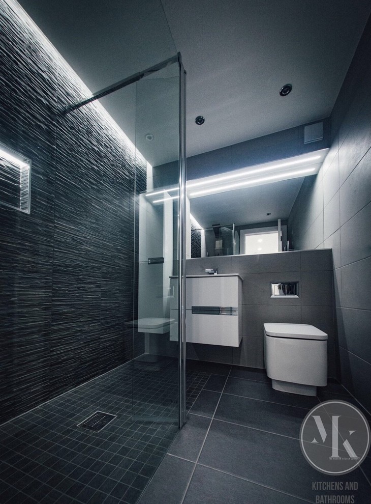 Photo of a modern bathroom in Glasgow.