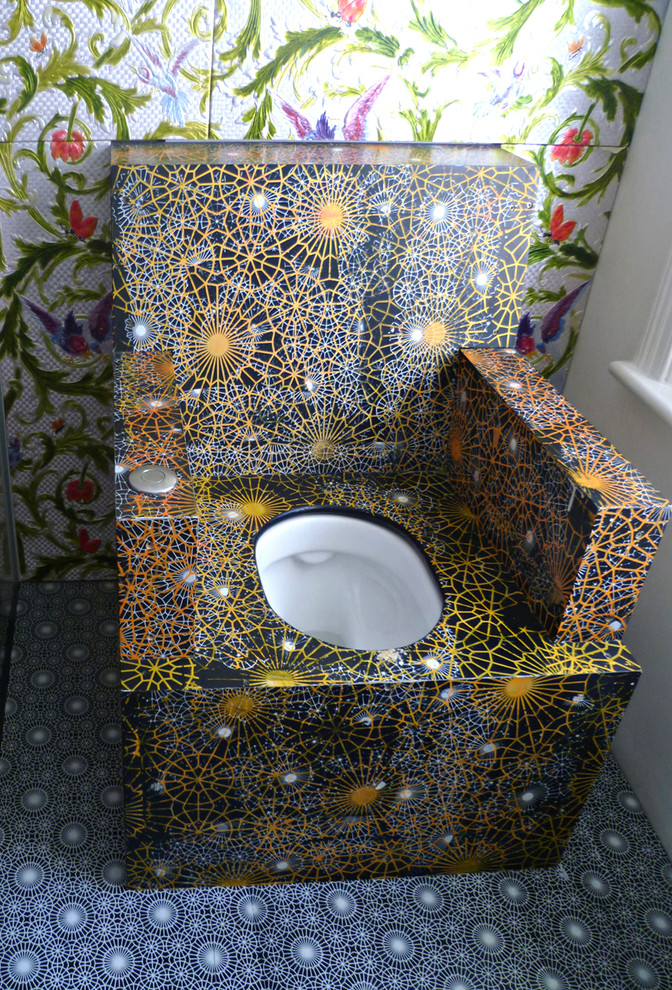 Example of an eclectic bathroom design in London