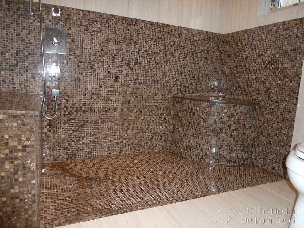 バンクーバーにあるモダンスタイルのおしゃれな浴室の写真