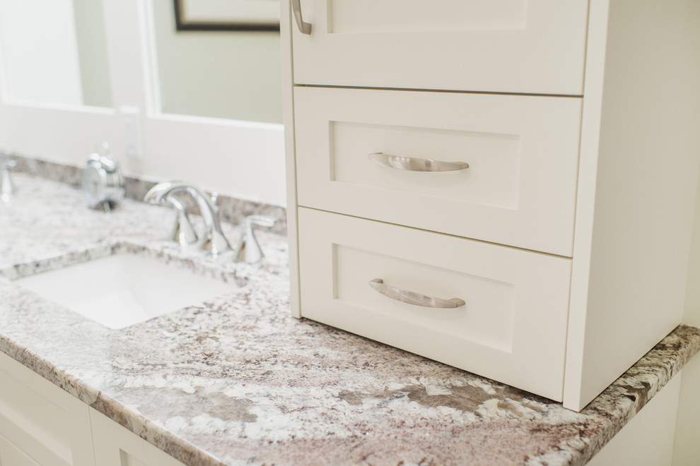White Texture Contemporary Bathroom Vancouver by Alderidge