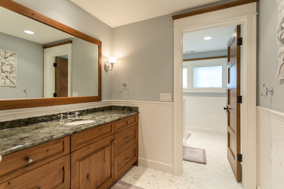 Whitewater Lakefront Nantucket Style Home Bathroom Craftsman