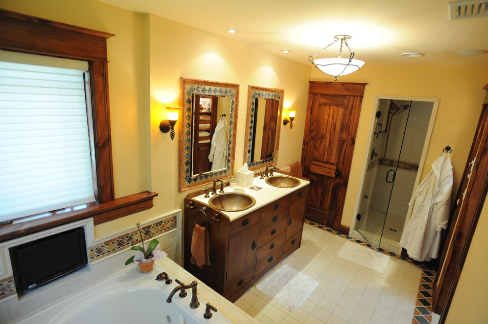 На фото: главная ванная комната в стиле рустика с накладной раковиной, фасадами цвета дерева среднего тона, накладной ванной, душем в нише, белой плиткой, керамической плиткой, бежевыми стенами и полом из керамической плитки с
