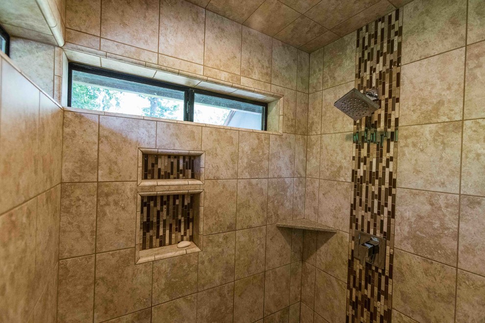Idée de décoration pour une salle de bain craftsman.