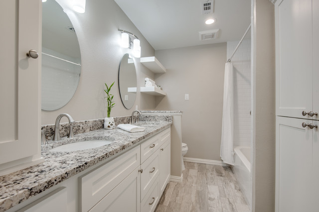 Whole House Renovation La Manga Classique Chic Salle De Bain Dallas Par Bryjo Roofing And Remodeling Houzz