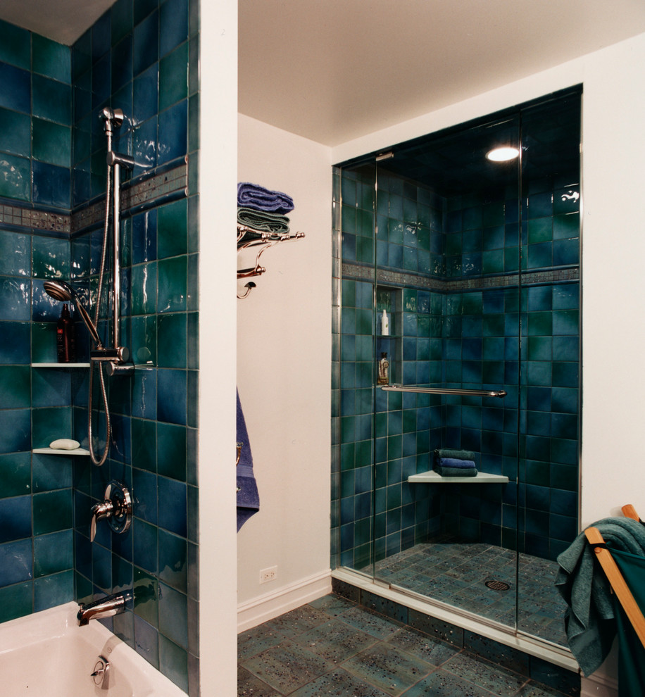 Bathroom - small traditional master ceramic tile bathroom idea in Chicago with white walls