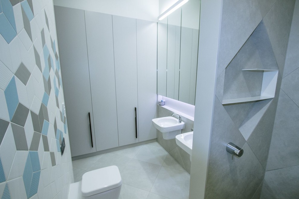 Medium sized modern bathroom in Melbourne.