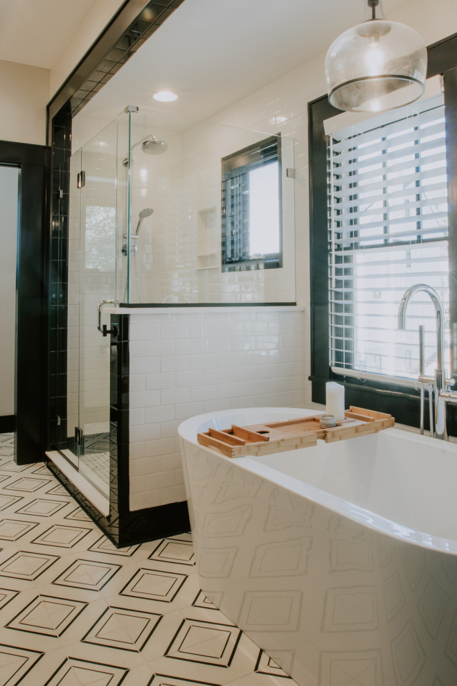 Immagine di una piccola stanza da bagno con doccia american style con ante con riquadro incassato, ante blu, top in superficie solida, top bianco, un lavabo e mobile bagno incassato