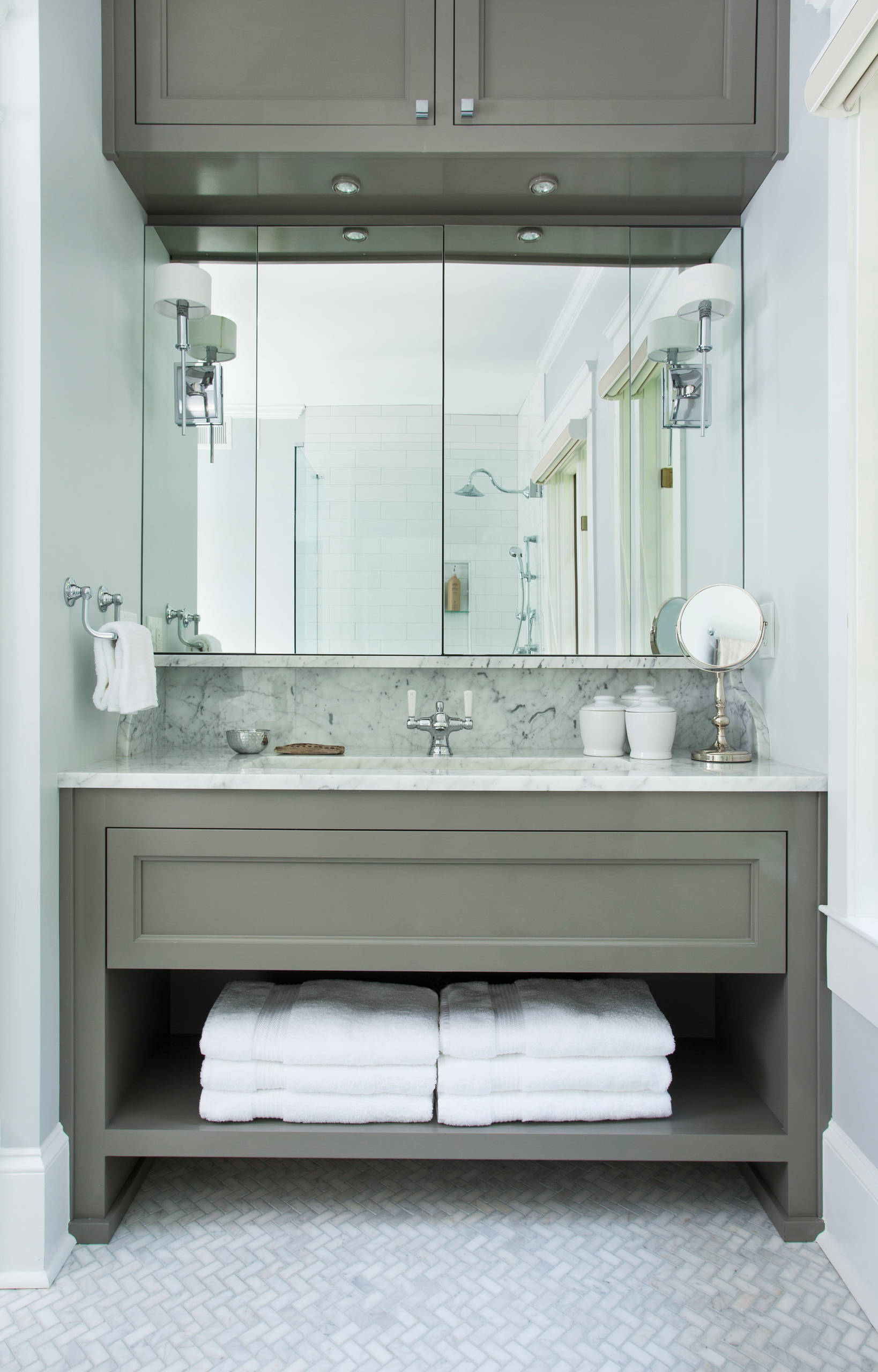 Vanity Height More A Guide To The, How Tall Should Your Bathroom Mirror Be