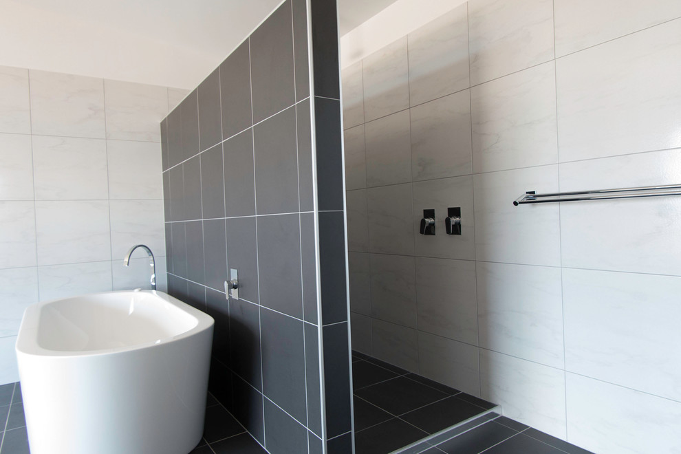 WINNER 2016 Ensuite with walkin shower and stylish carrara marble