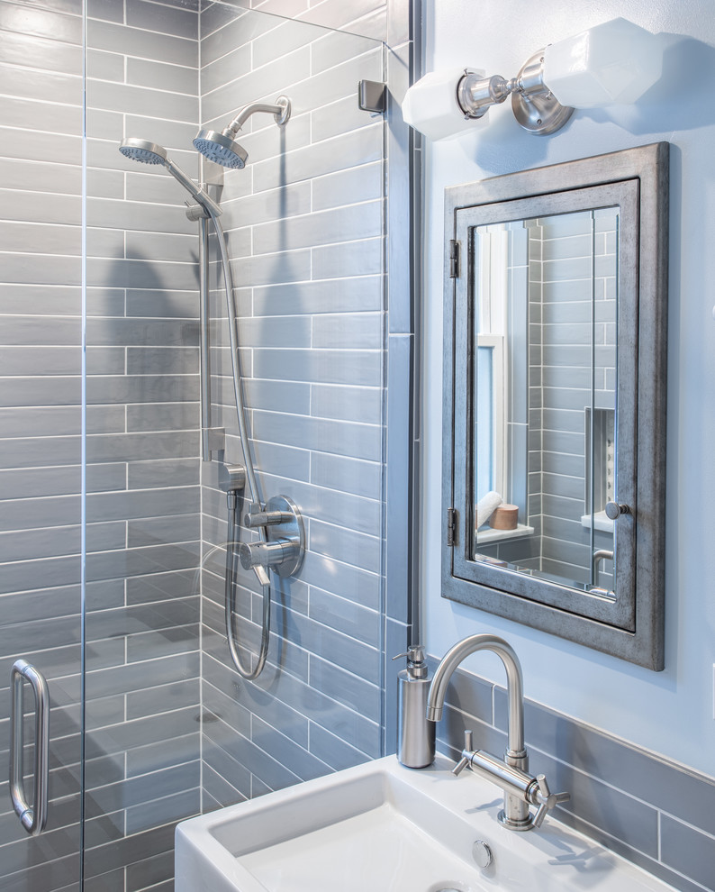 Источник вдохновения для домашнего уюта: ванная комната в стиле лофт с плиткой мозаикой и мраморным полом
