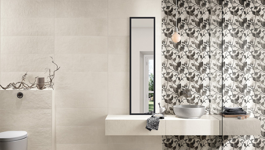 Diseño de cuarto de baño contemporáneo de tamaño medio con armarios abiertos, bidé, baldosas y/o azulejos beige, baldosas y/o azulejos de cerámica, paredes beige, aseo y ducha, lavabo sobreencimera y encimera de acrílico