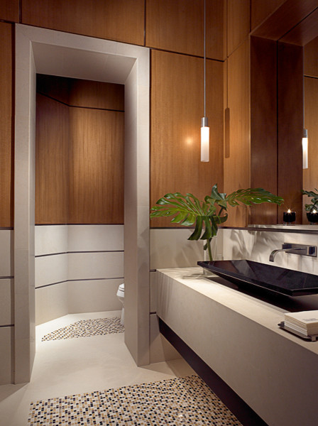 Design ideas for a contemporary bathroom in Orlando.