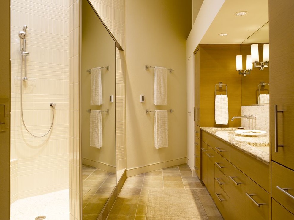 シアトルにあるコンテンポラリースタイルのおしゃれな浴室 (御影石の洗面台) の写真