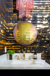 Modern Meets Eclectic in This Amazing Bath Remodel  Jaboneras para baño,  Esquineros para baños, Repisas de vidrio