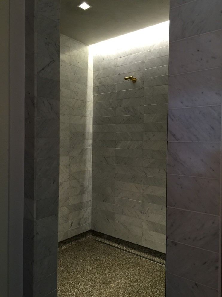 Großes Klassisches Badezimmer En Suite mit Terrazzo-Boden in Denver