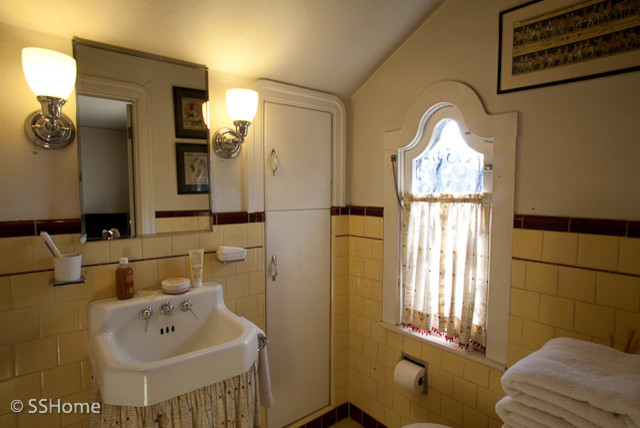 Vintage Yellow Bathroom, 1930\'s Spanish Style Home of Designer ...