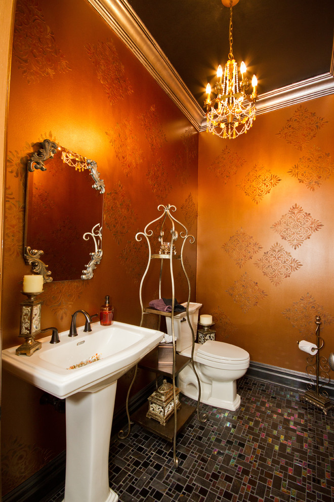 Example of a classic powder room design in New York