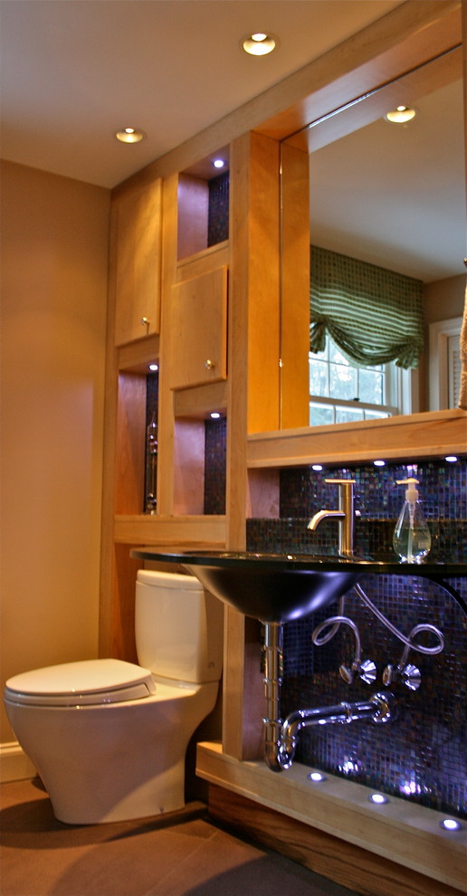 This is an example of a contemporary bathroom in Boston.