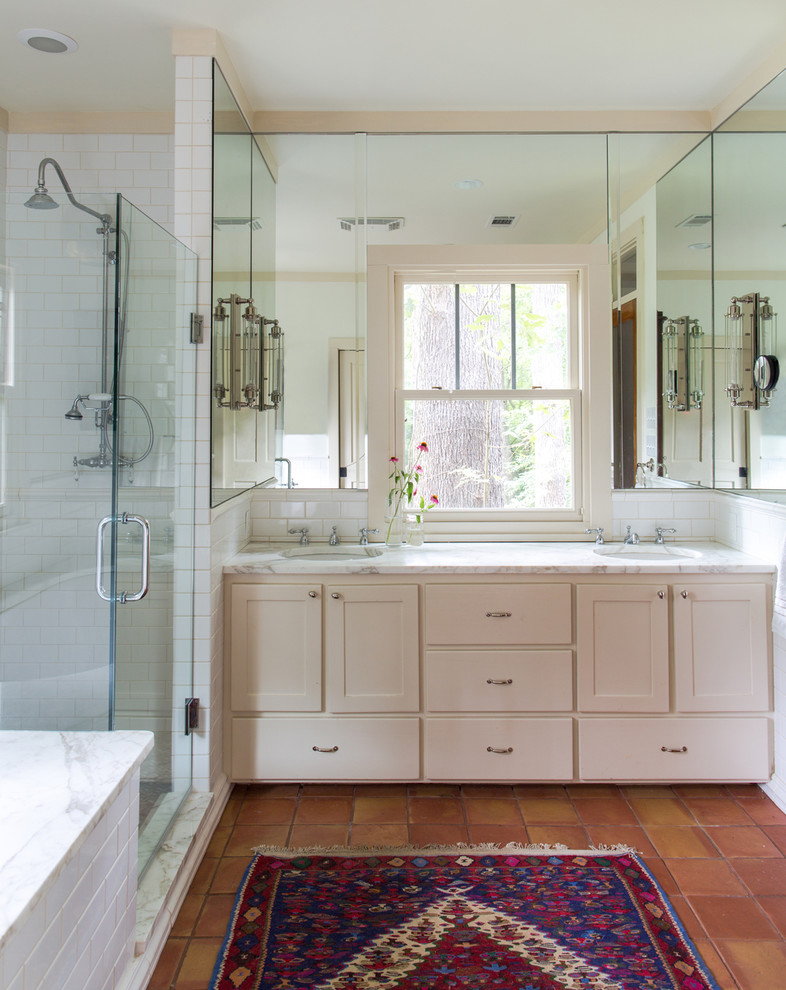 Foto de cuarto de baño rural grande