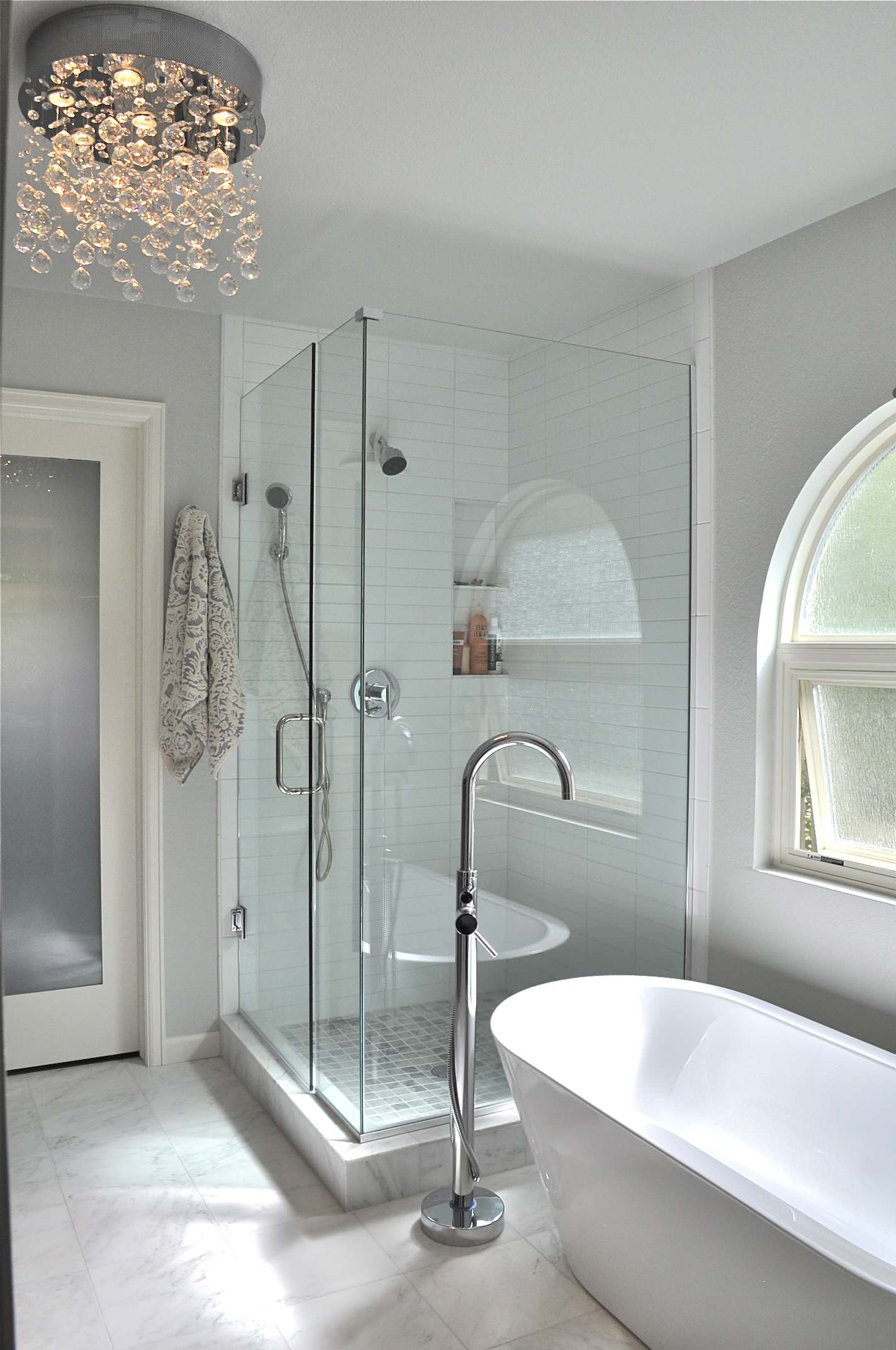 75 Corner Shower Ideas You'll Love - January, 2024