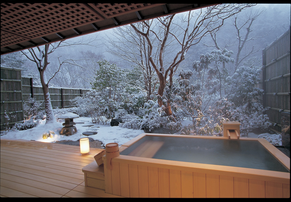 東京23区にある和風のおしゃれな浴室の写真