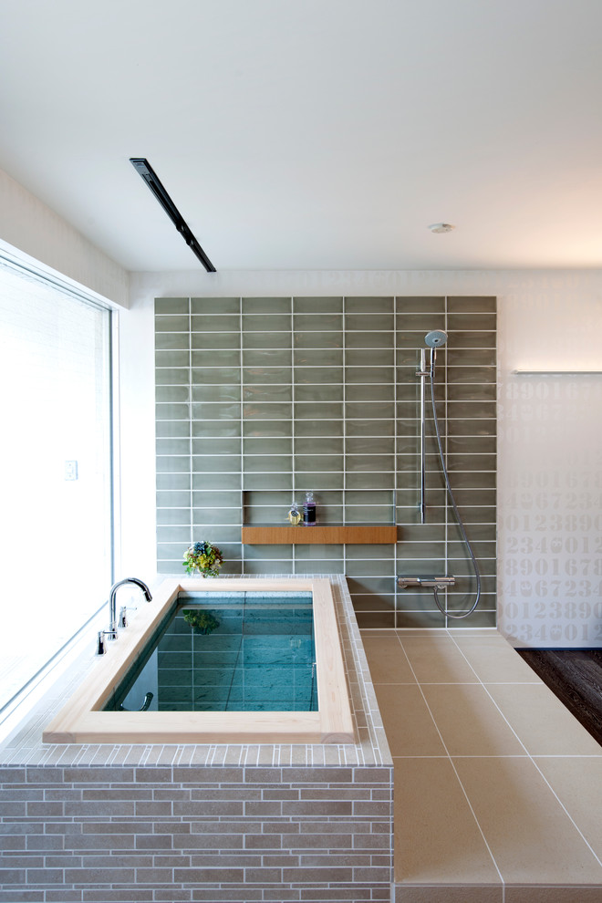 Modernes Badezimmer in Tokio