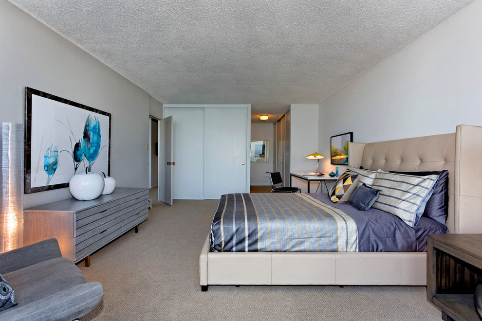 Mittelgroßes Retro Hauptschlafzimmer mit grauer Wandfarbe und Teppichboden in San Francisco