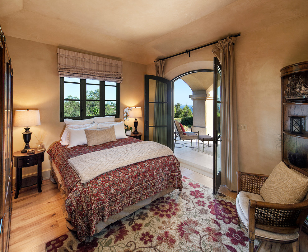 Mediterranes Schlafzimmer in Santa Barbara