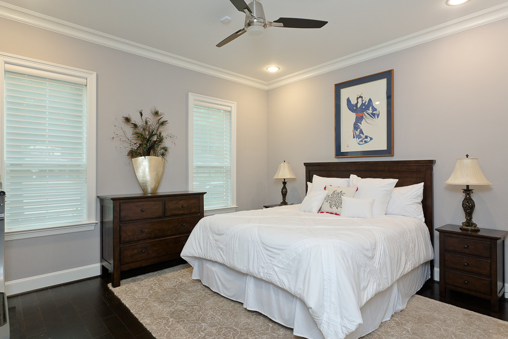 This is an example of a classic bedroom in Houston.