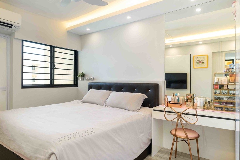 Photo of a modern bedroom in Singapore.
