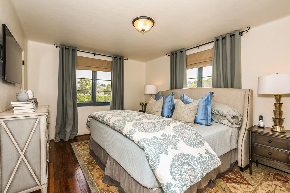 Mediterranes Schlafzimmer in Santa Barbara