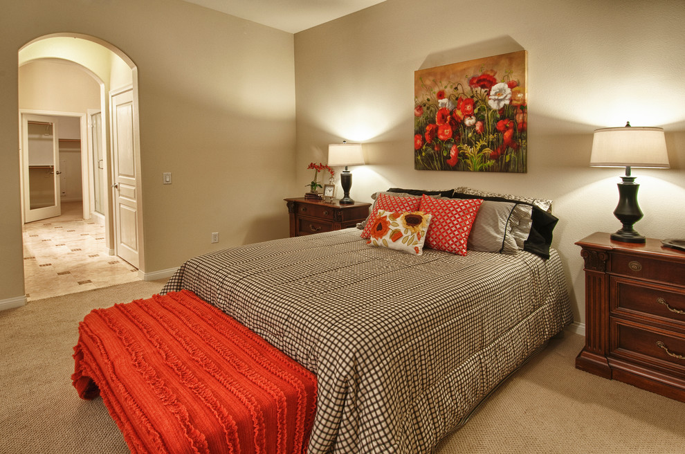 This is an example of a classic bedroom in Orange County.