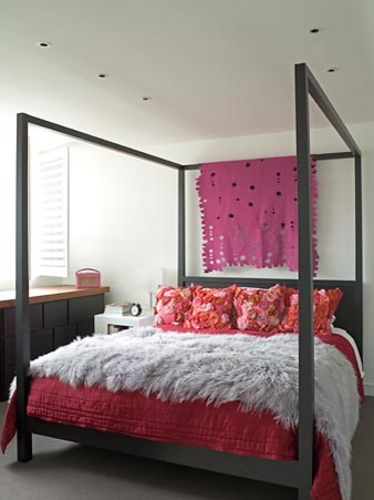 This is an example of a contemporary bedroom in London.