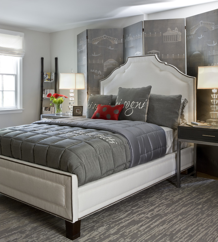 Imagen de dormitorio principal contemporáneo de tamaño medio sin chimenea con paredes grises, moqueta y suelo gris