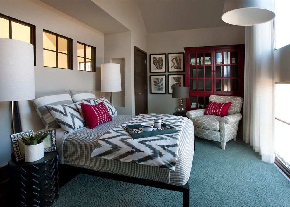 Mittelgroßes Klassisches Gästezimmer ohne Kamin mit beiger Wandfarbe, Teppichboden und grünem Boden in Atlanta
