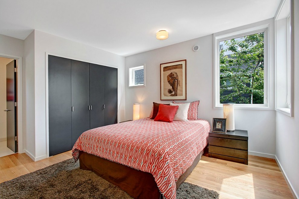 Bedroom - modern bedroom idea in Seattle