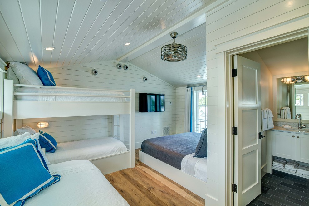 Foto på ett maritimt sovrum