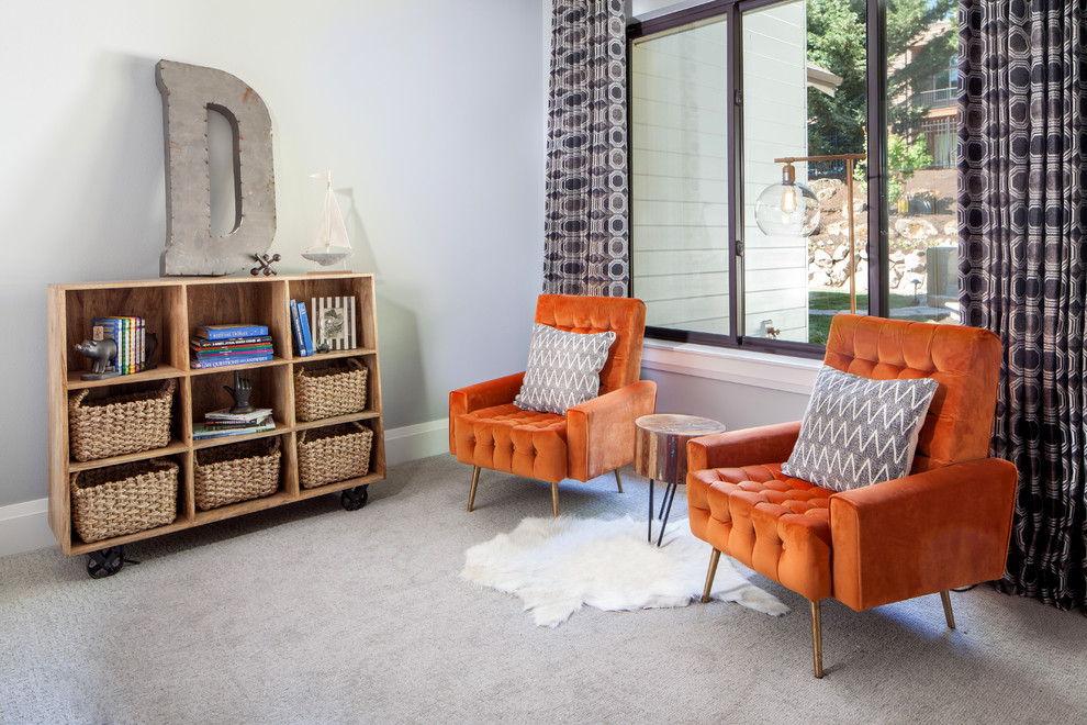 Modelo de habitación de invitados campestre pequeña con paredes multicolor, moqueta y suelo gris