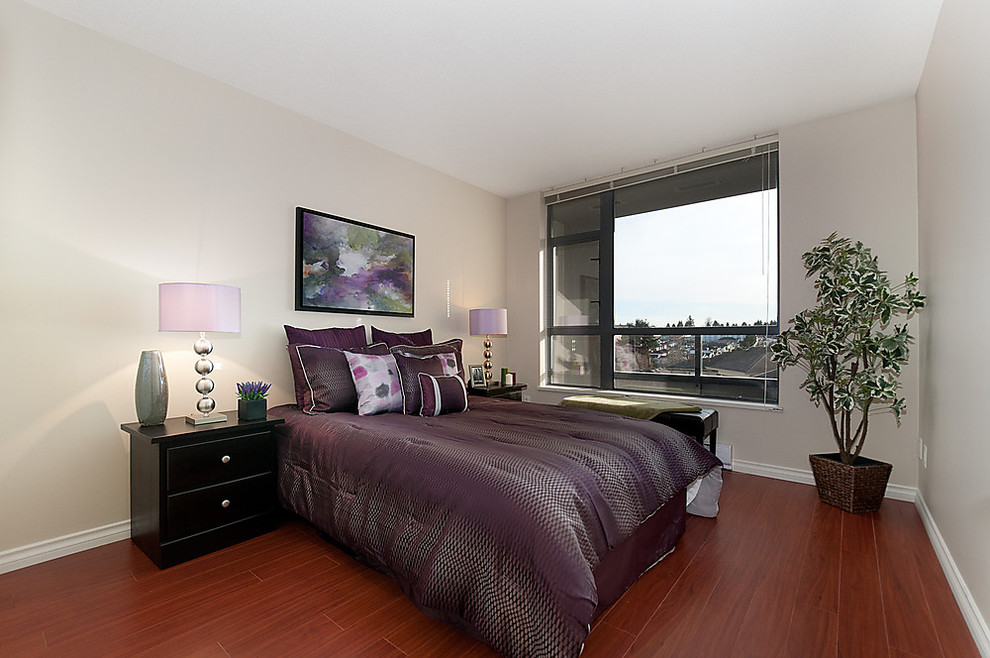 Bedroom - contemporary bedroom idea in Vancouver