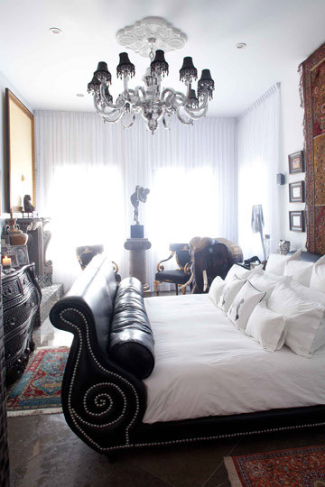 Example of an eclectic bedroom design in Montreal