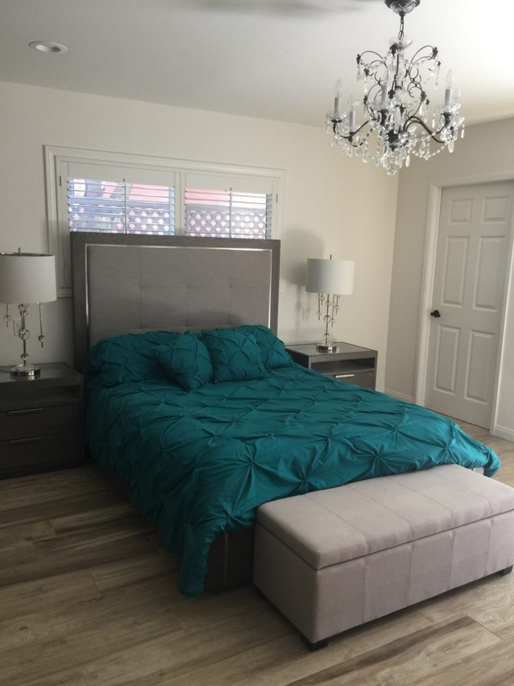 A Timeless Bedroom Layout with a Touch of Sheen Modern Bedroom