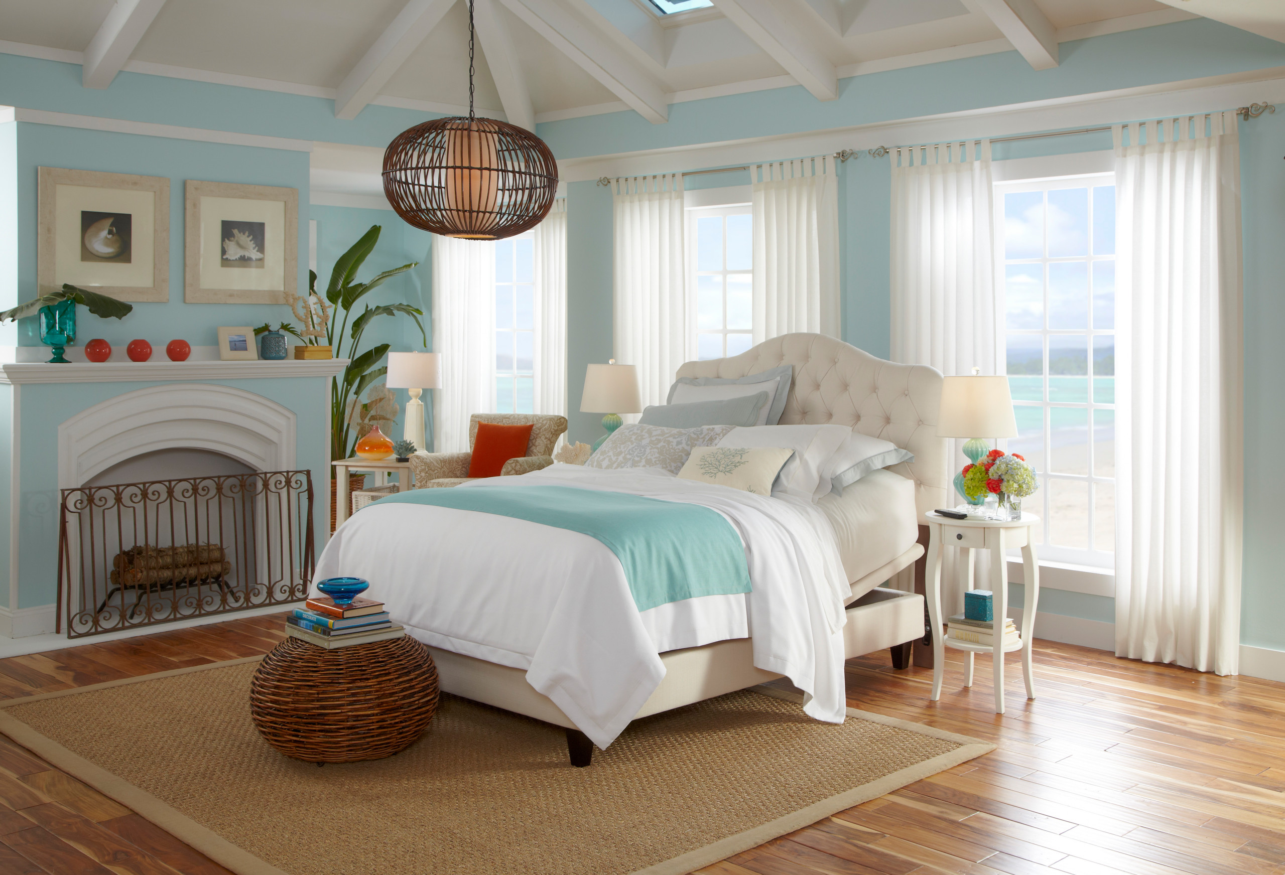 How to Decorate an Adjustable Bed: Tips for Comfort and Style