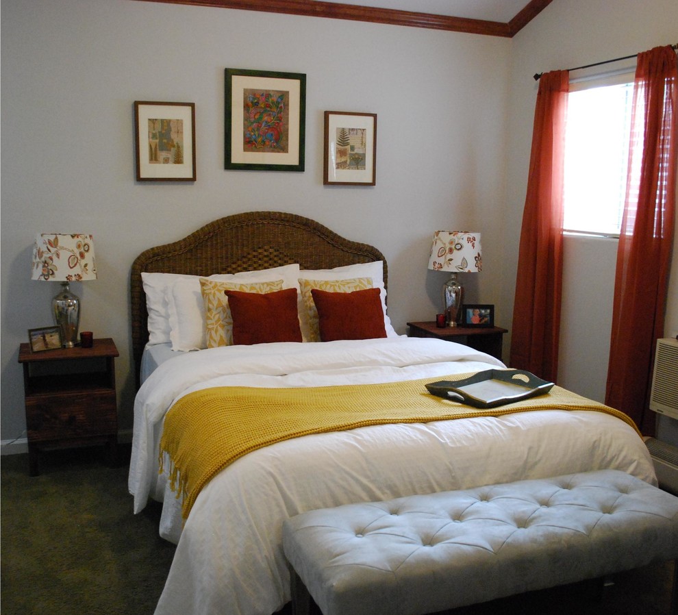 Foto de habitación de invitados ecléctica de tamaño medio con paredes grises y moqueta